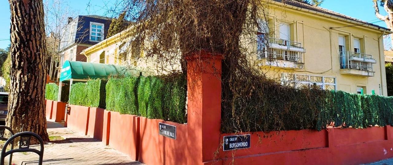 Hostal Aravaca Garden Madrid Ngoại thất bức ảnh