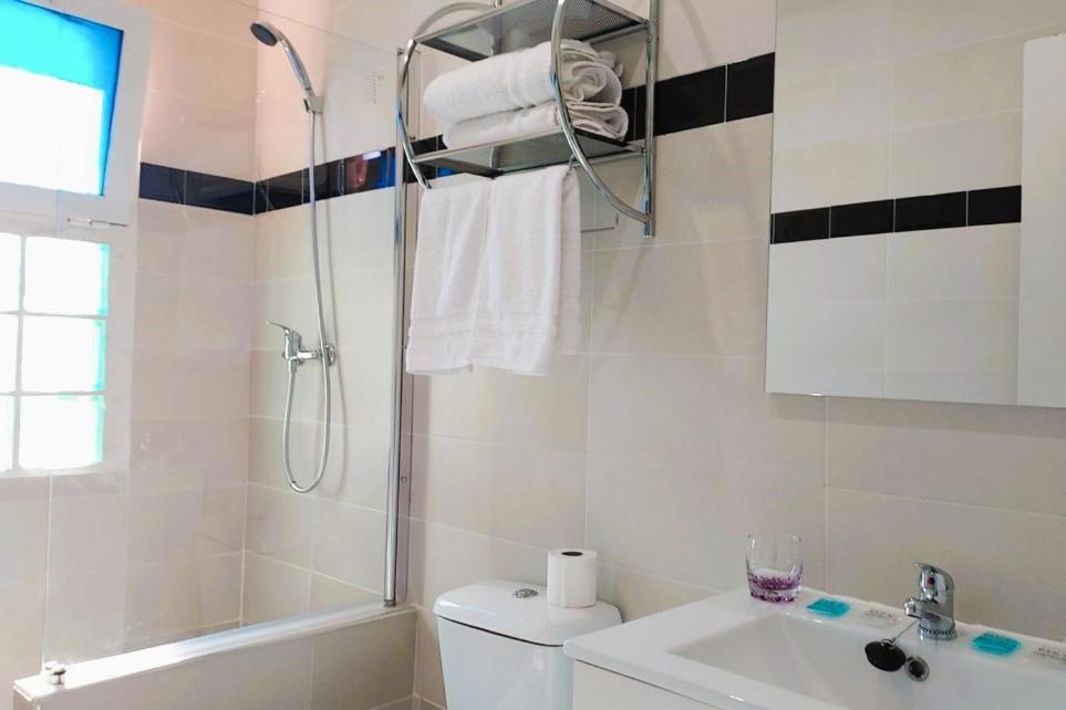 Hostal Aravaca Garden Madrid Ngoại thất bức ảnh