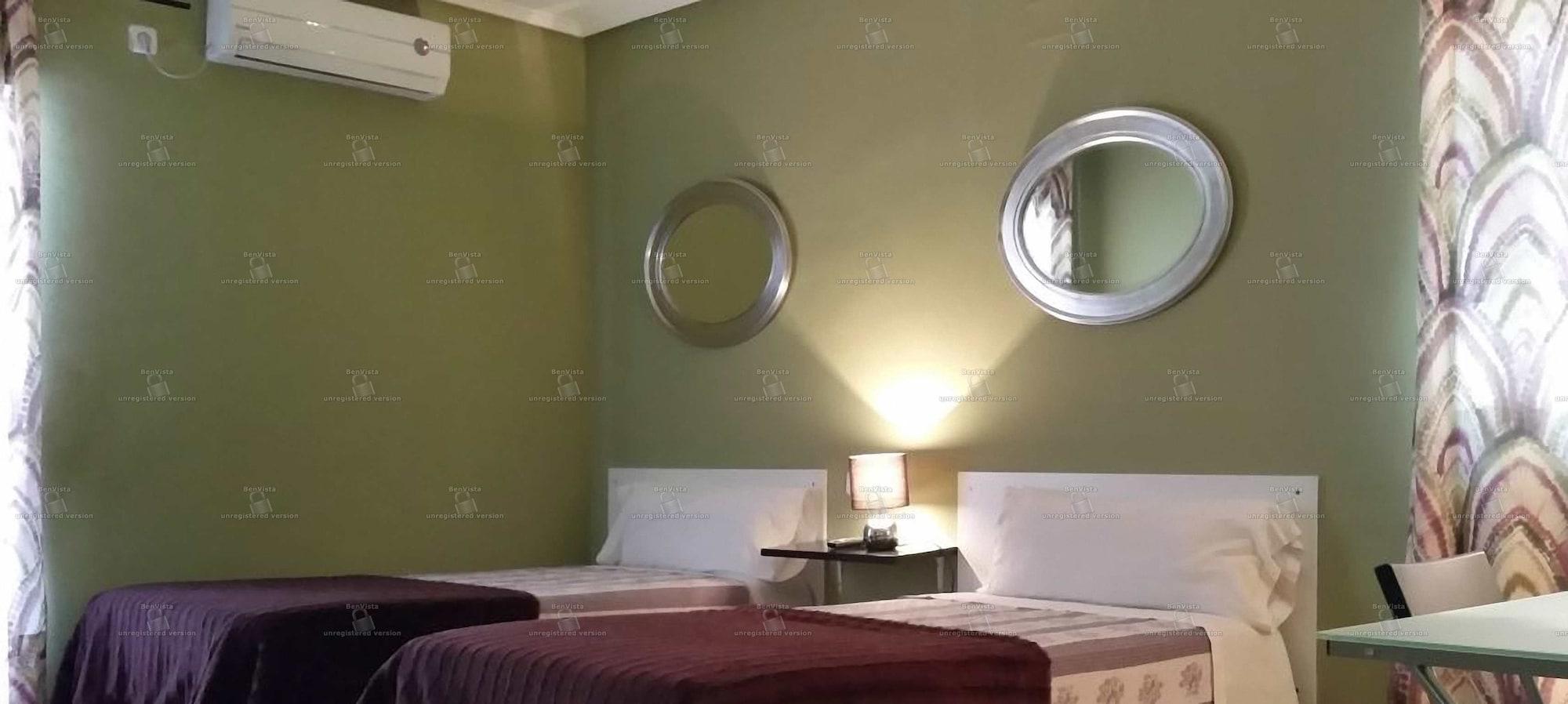 Hostal Aravaca Garden Madrid Ngoại thất bức ảnh