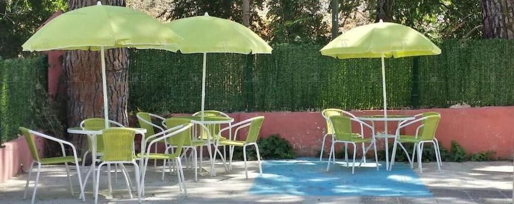 Hostal Aravaca Garden Madrid Ngoại thất bức ảnh