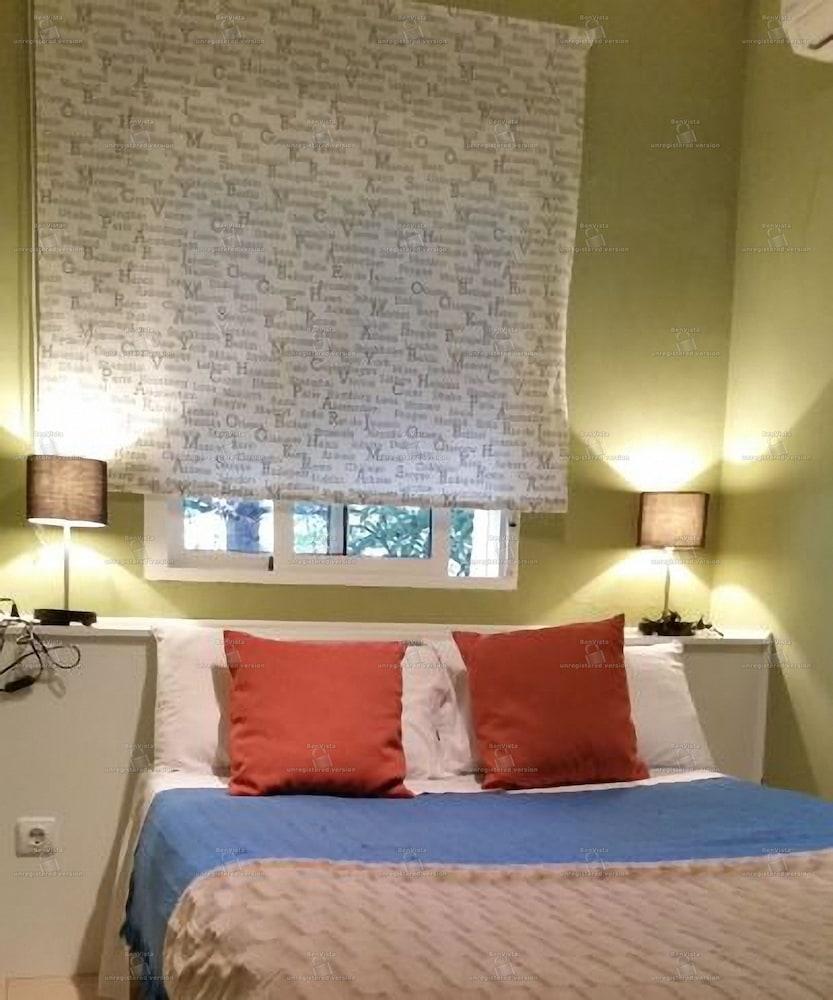 Hostal Aravaca Garden Madrid Ngoại thất bức ảnh
