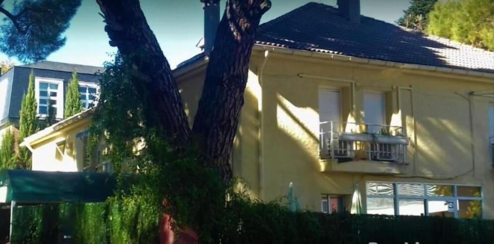 Hostal Aravaca Garden Madrid Ngoại thất bức ảnh