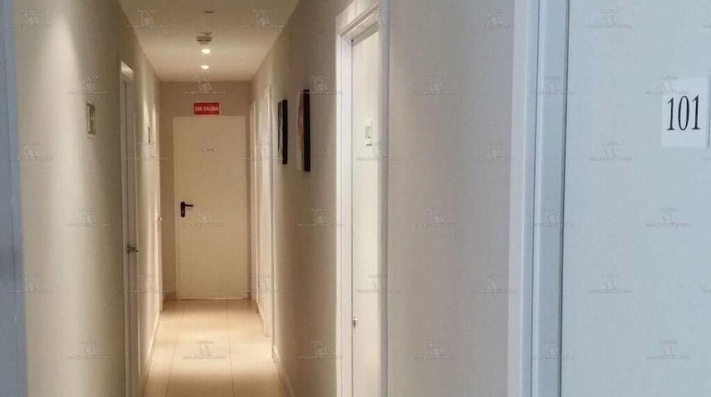 Hostal Aravaca Garden Madrid Ngoại thất bức ảnh