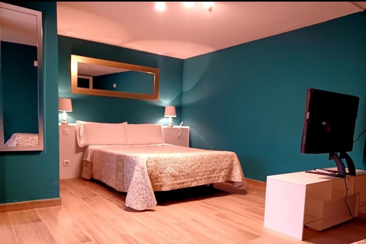 Hostal Aravaca Garden Madrid Ngoại thất bức ảnh