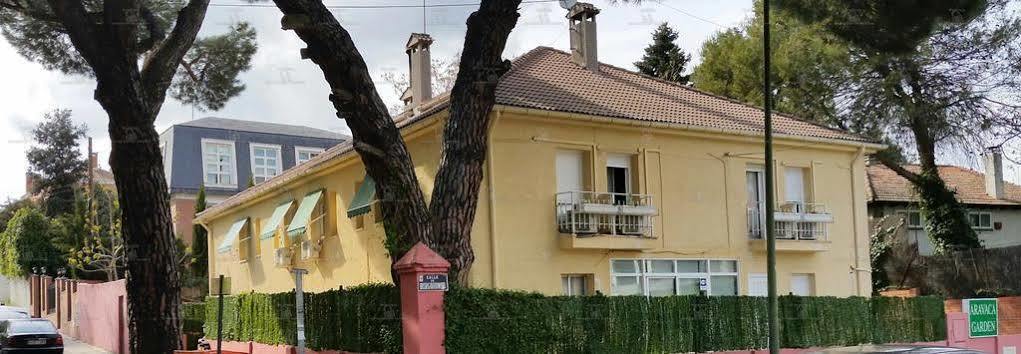 Hostal Aravaca Garden Madrid Ngoại thất bức ảnh
