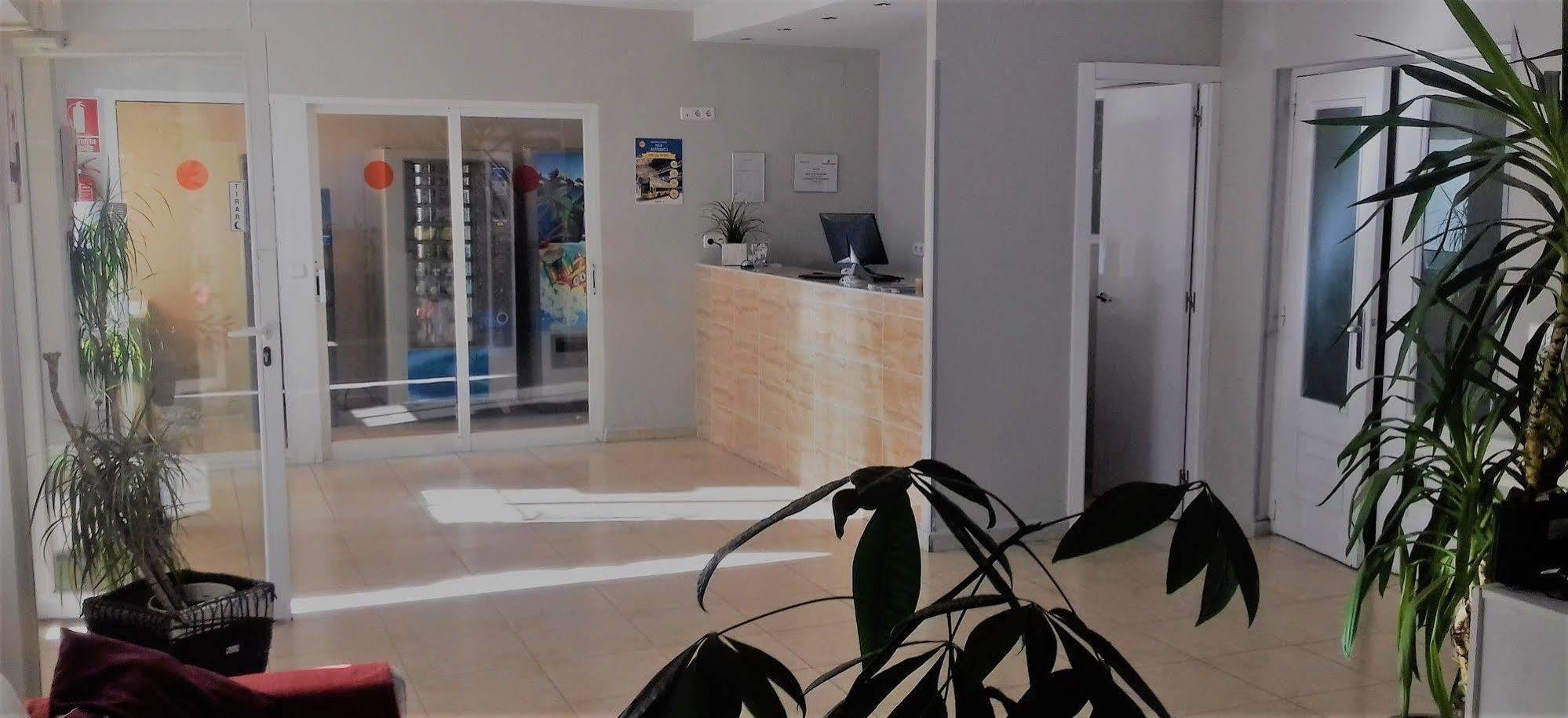 Hostal Aravaca Garden Madrid Ngoại thất bức ảnh